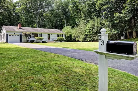 23 White Birch Ln, Avon, CT 06001