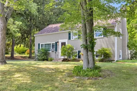 23 Trumbull Dr, Wallingford, CT 06492