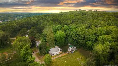 89 Cranska Rd, Moosup, CT 06354