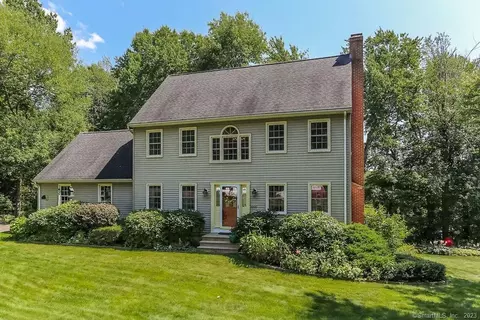 36 Fieldview Dr, Burlington, CT 06013