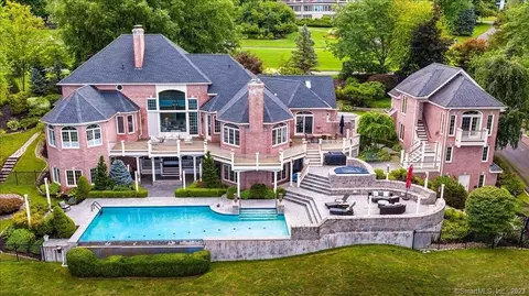 19 Cobtail Way, Simsbury, CT 06070