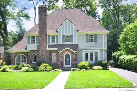 27 Birch Rd, West Hartford, CT 06119