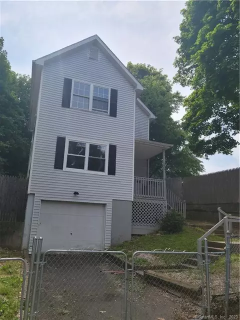 124 Dikeman St, Waterbury, CT 06704