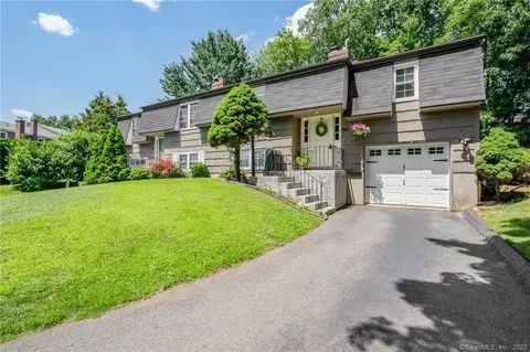 34 Pebble Dr, Newington, CT 06111