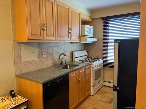 30 Glenbrook Rd #8D, Stamford, CT 06902