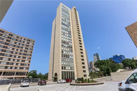 1 Gold St #15C, Hartford, CT 06103