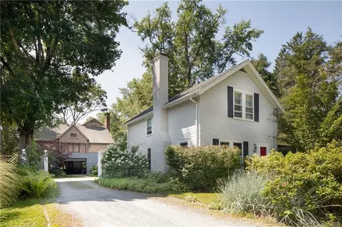 13 Walton St, Salisbury, CT 06039