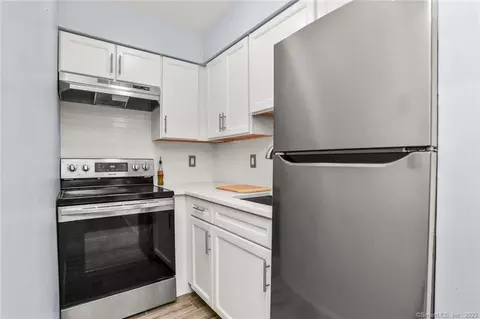 10 Fort Point St #17, Norwalk, CT 06855