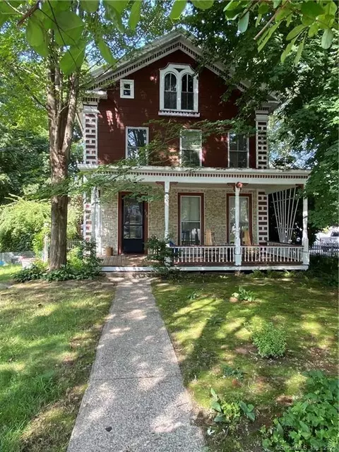 128 Grove St, Putnam, CT 06260
