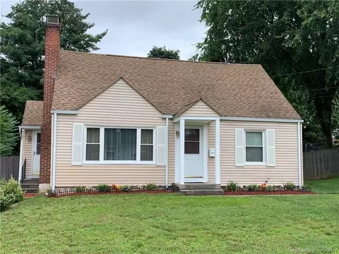 5 Foxcroft Rd, Enfield, CT 06082