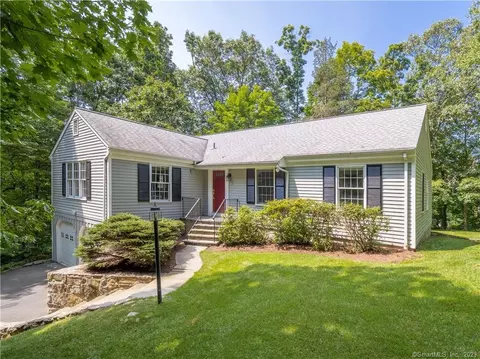 21 Pocconock Trl, Ridgefield, CT 06877