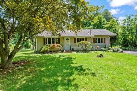 24 Depalma Ln, Danbury, CT 06810