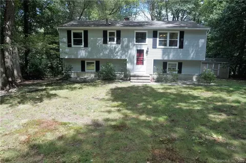 30 Maiville Dr, Montville, CT 06370
