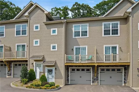 64 Scotch Cap Rd #160, Quaker Hill, CT 06375