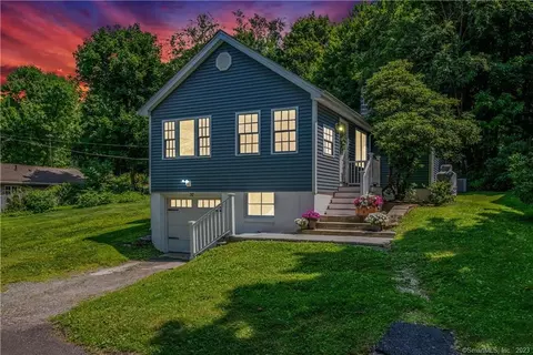 32 Lakeview Dr, Bethlehem, CT 06751