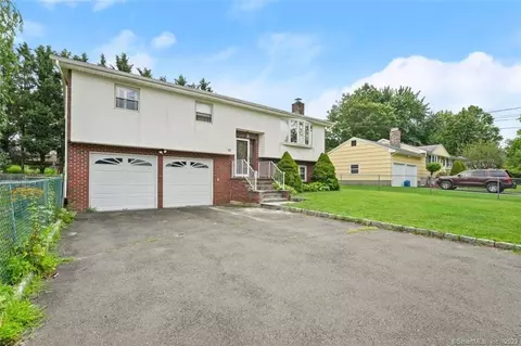 85 Quenby Pl, Stratford, CT 06614