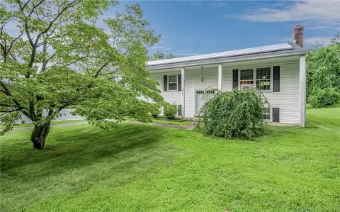 415 Jerome Ave, Burlington, CT 06013