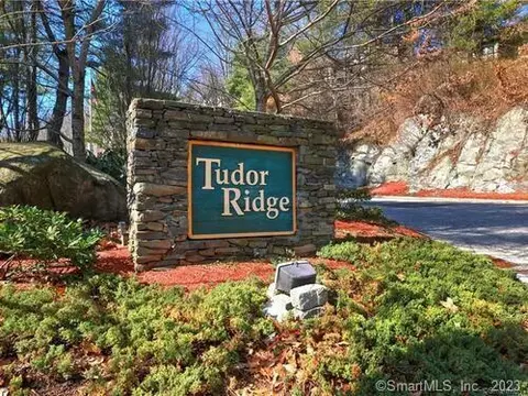 125 Warner Hill Rd #103, Stratford, CT 06614