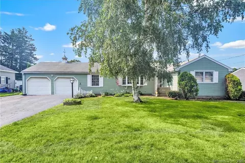 205 Goldbach Dr, Stratford, CT 06615