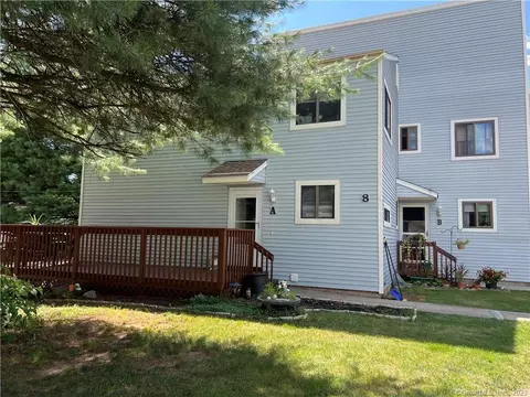 111 Wooster St #8A, Naugatuck, CT 06770