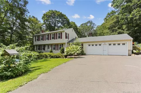 43 Oriole Cir, Guilford, CT 06437