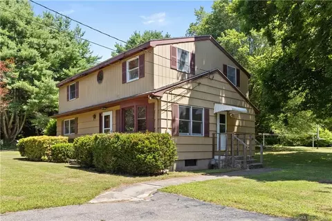 284 Pendleton Hill Rd, North Stonington, CT 06359