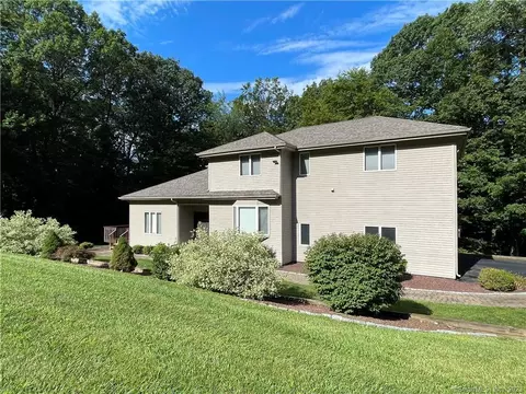 175 Cavan Ln, Glastonbury, CT 06033