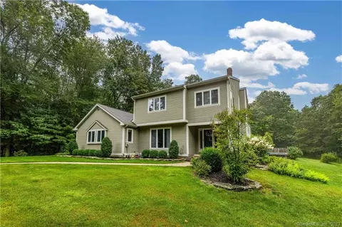 31 Hill Top Trl, Salem, CT 06420