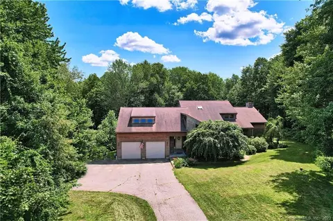 91 Trestle Ln, Thomaston, CT 06787