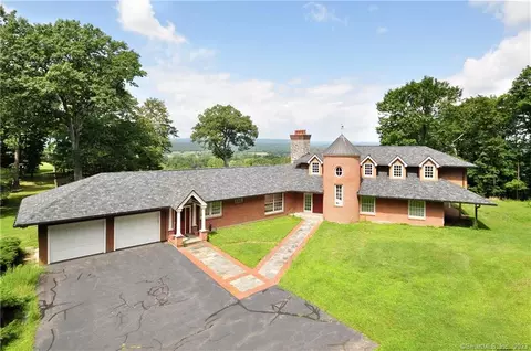 39 Diamond Glen Rd, Farmington, CT 06032