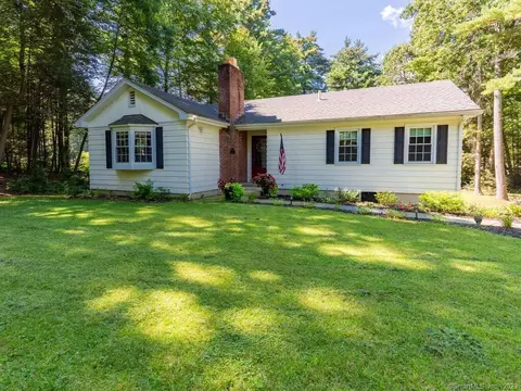 131 Climax Rd, Avon, CT 06001