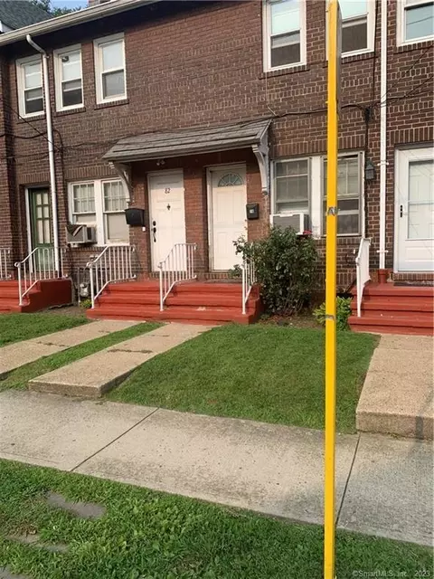 78 Alanson Rd, Bridgeport, CT 06607