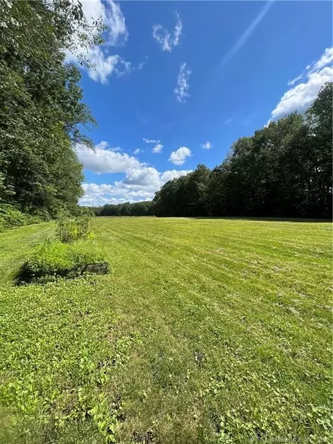 131 Cheney Rd, Pomfret, CT 06259
