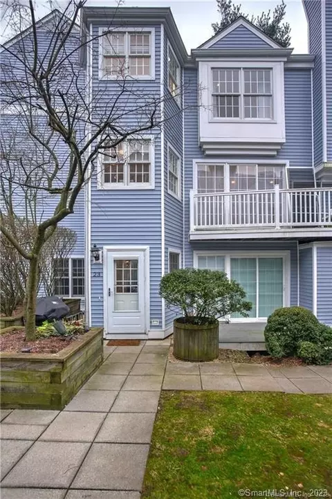 118 Grove St #23, Stamford, CT 06901