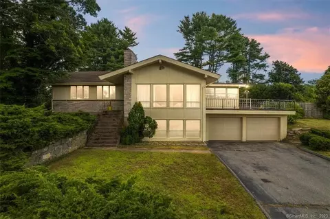 6 Marlin Dr, Waterford, CT 06385