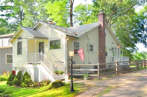 25 Lakeview Blvd, Avon, CT 06001