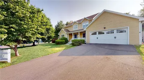48 Red Glen Rd, Middletown, CT 06457