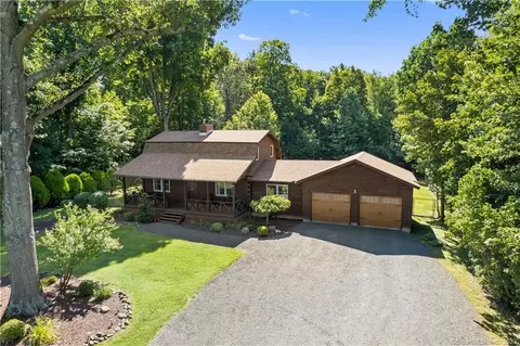 25 Kondracki Ln, Wallingford, CT 06492