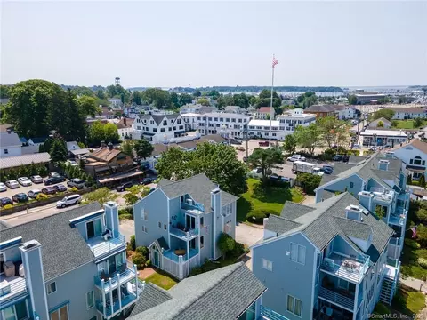 5 Holmes St #D11, Mystic, CT 06355