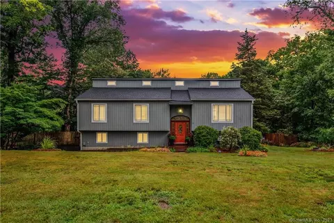 71 Great Oak Rd, Shelton, CT 06484