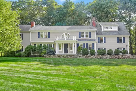 128 Danforth Dr, New Canaan, CT 06840