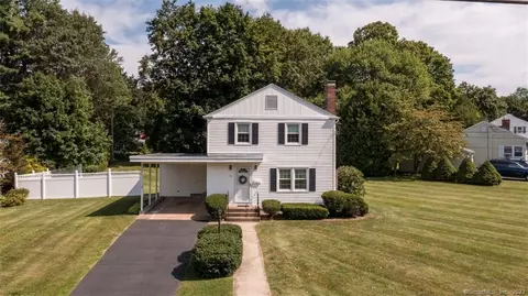25 Eva Dr, Manchester, CT 06042