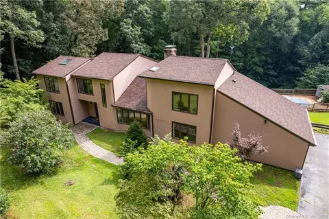 16 Highridge Dr, Granby, CT 06035