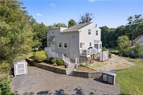 21 Burr St, Branford, CT 06405