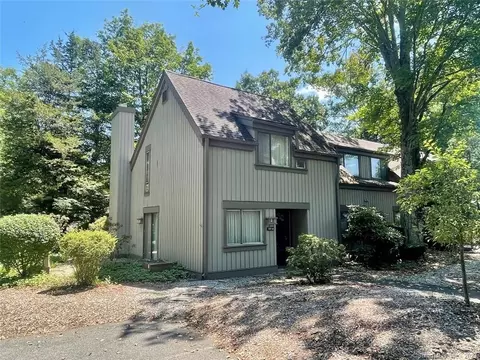 519 Heritage Vlg #A, Southbury, CT 06488