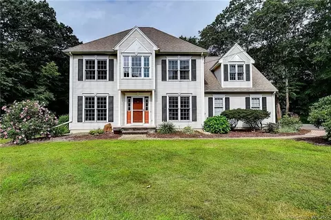 16 Hickory Ct, Tolland, CT 06084