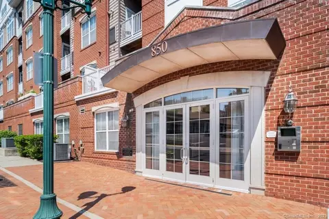 850 E Main St #203, Stamford, CT 06902