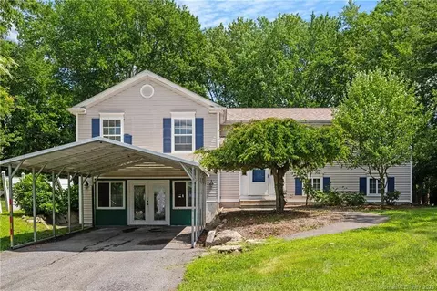 26 Lincoln Rd, Killingly, CT 06239