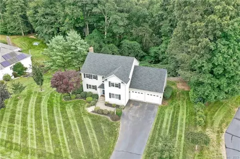 104 Fairway Dr, Portland, CT 06480
