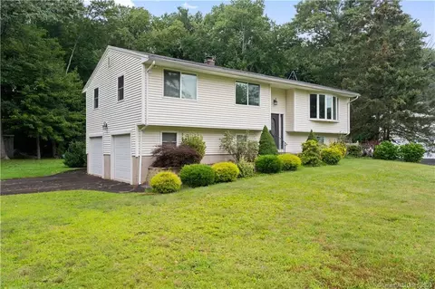 1160 Shepard Ave, Hamden, CT 06514